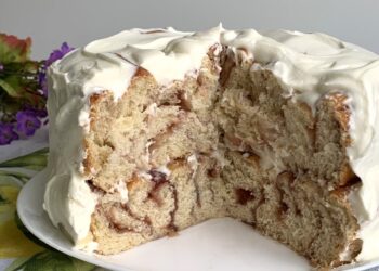 Gâteau roulé à la cannelle et aux fraises 3 Gâteau roulé à la cannelle et aux fraises