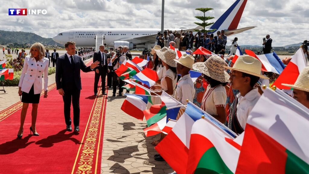 EN DIRECT - Visite de Macron à Madagascar : une réunion franco-malgache sur les îles Éparses prévue fin juin. 1 arrivee emmanuel macron madagascar 23 avril 2025 e31d68 0@1x