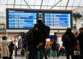 Grève à la SNCF : comment vérifier l&rsquo;annulation de mon train ?