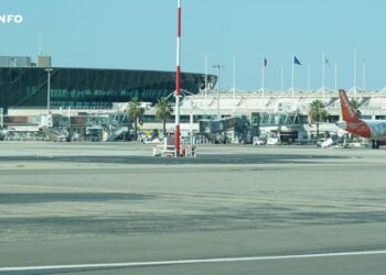 Grève des contrôleurs aériens ce jeudi : un quart des vols à Paris annulés, les aéroports du sud particulièrement affectés