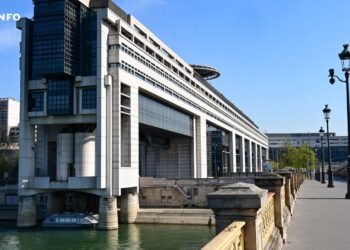 Année blanche, TVA sociale, crédits d&rsquo;impôts… Comment dégager 40 milliards d&rsquo;économies pour le budget 2026 ?