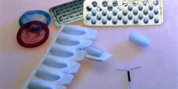 Les États-Unis vont détruire des contraceptifs féminins stockés en Europe, le Planning familial dénonce une « coercition reproductive ».