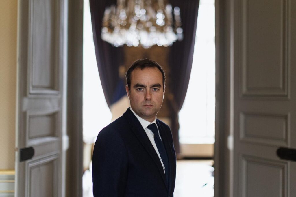 ae91c17 upload 1 ox7xupd5q3we myop myop lg slecornu015