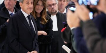« Le tribunal estime que la vie est souvent jalonnée de coïncidences : le verdict que Nicolas Sarkozy espérait »