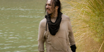 Forcé de réduire sa durée, Alexandre Astier envisage de publier une autre version de Kaamelott – Premier volet.